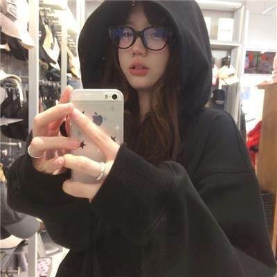 三个男人和一条美腿